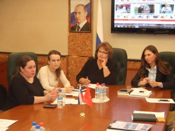 G. A. Ratnikova, adviser-tutor to the Tula region government, meets with representatives of charitable foundations and volunteer organizations